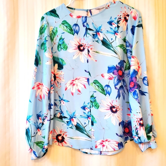 H & M long sleeve floweral blouse - Picture 3 of 11